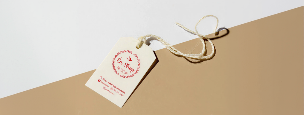 Tag giá quần áo chứa các thông tin về shop, cửa hàng